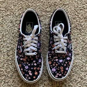 Women’s 9 Floral Vans Sneakers